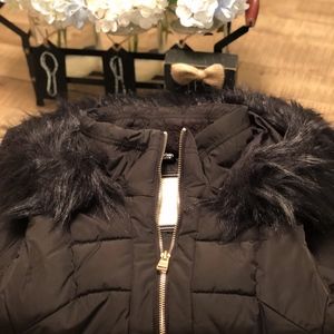 CALVIN KLEIN PUFFER VEST WITH FAUX FUR TRIM HOOD